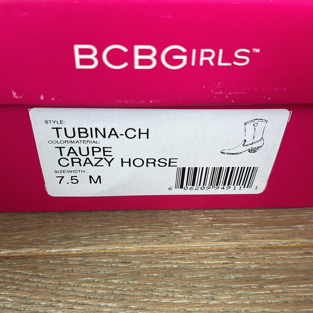 BCBGirls Women’s Taupe Crazy Horse Size 7.5 Boot - Picture 6 of 13